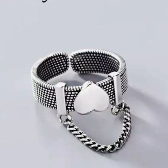 The Unchain My Heart Ring in antiqued Tibetan Silver 925 - Picture 9 of 12